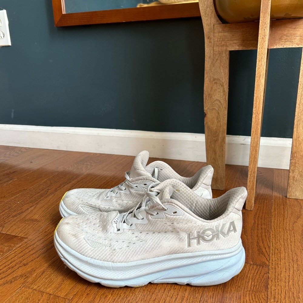 HOKA CLIFTON 9